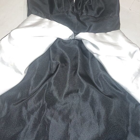 LORI Ann black and white tube dress with trail size Medium - Picture 6 of 9